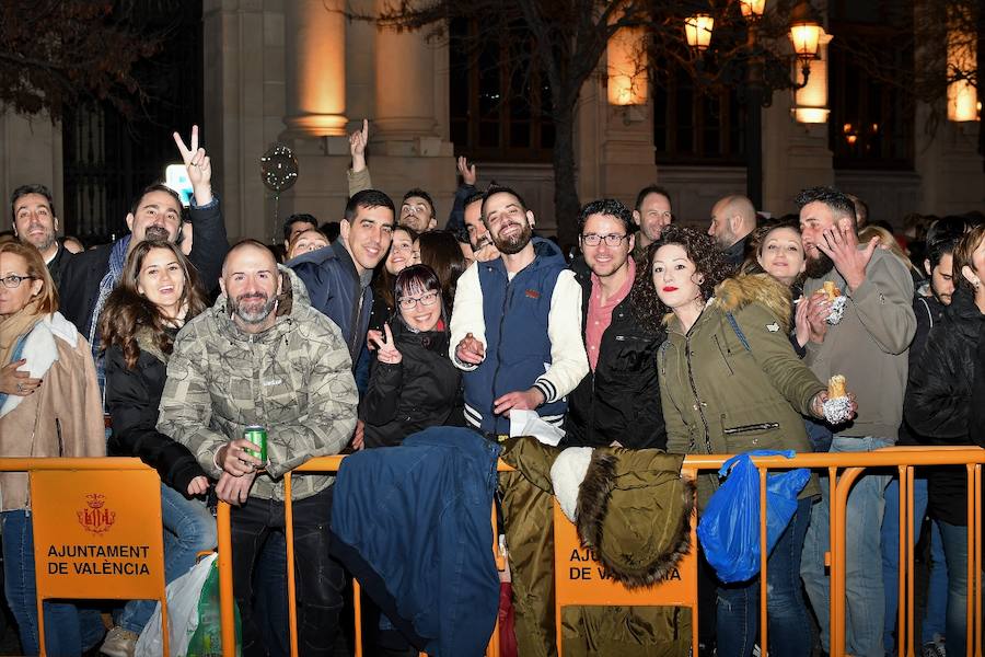 Fotos: Fotos de la mascletà de colores de pirotecnia Vulcano (3-03-2018)