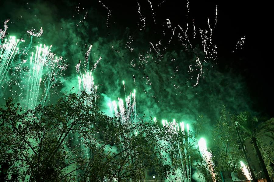 Fotos: Fotos de la mascletà de colores de pirotecnia Vulcano (3-03-2018)