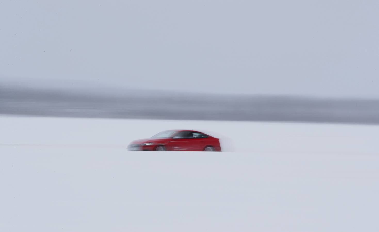 Uno de los mejores cursos de conducción que se pueden realizar en invierno es el 'Audi ice experience'. Una experiencia recomendable que nos ayuda a afrontar con seguridad las peores condiciones de adherencia en carretera.