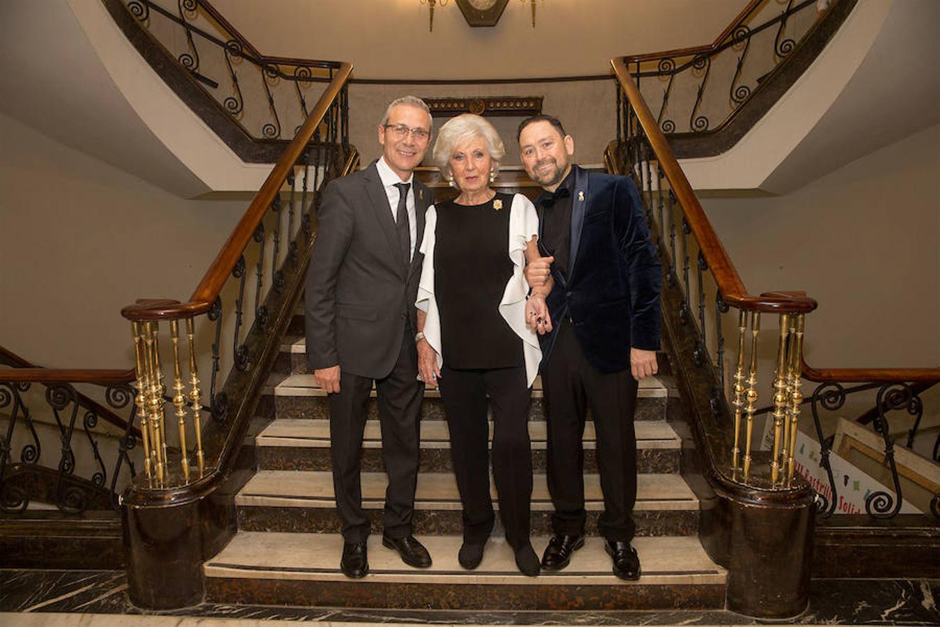 Convento Jerusalén-Matemático Marzal ha celebrado su 125 aniversario con una gala a través de la cual se ha hecho un repaso de la historia de la comisión. Al acto han acudido artistas falleros, falleras mayores e infantiles, así como miembros de la veterana comisión fallera.