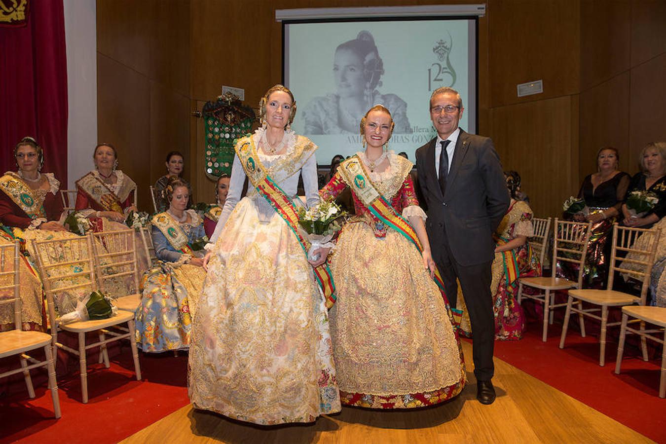 Convento Jerusalén-Matemático Marzal ha celebrado su 125 aniversario con una gala a través de la cual se ha hecho un repaso de la historia de la comisión. Al acto han acudido artistas falleros, falleras mayores e infantiles, así como miembros de la veterana comisión fallera.