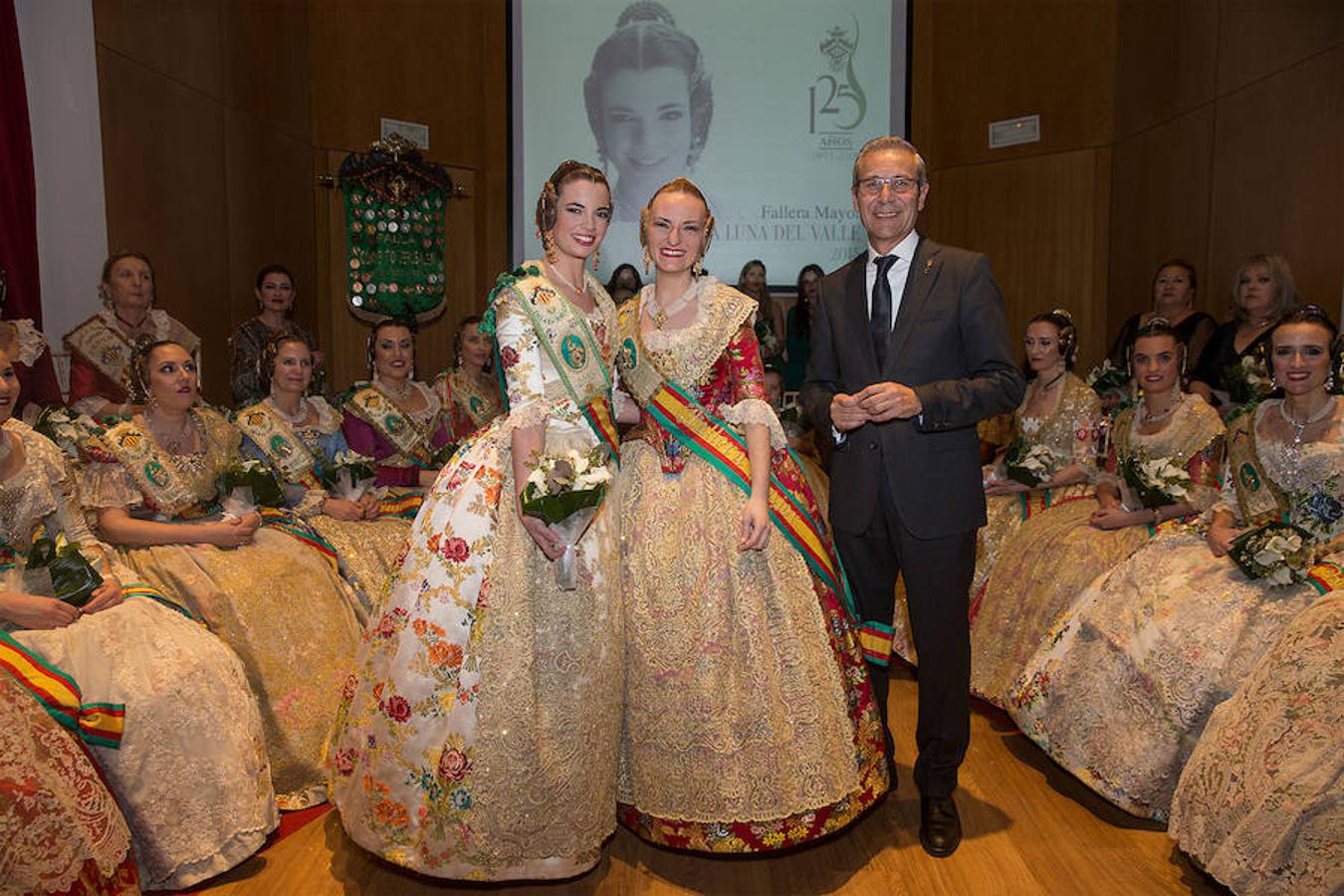 Convento Jerusalén-Matemático Marzal ha celebrado su 125 aniversario con una gala a través de la cual se ha hecho un repaso de la historia de la comisión. Al acto han acudido artistas falleros, falleras mayores e infantiles, así como miembros de la veterana comisión fallera.