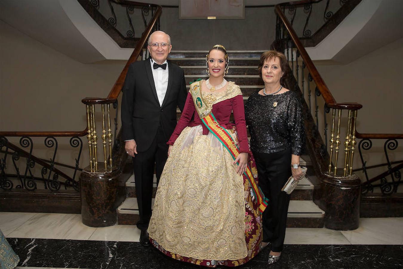 Convento Jerusalén-Matemático Marzal ha celebrado su 125 aniversario con una gala a través de la cual se ha hecho un repaso de la historia de la comisión. Al acto han acudido artistas falleros, falleras mayores e infantiles, así como miembros de la veterana comisión fallera.