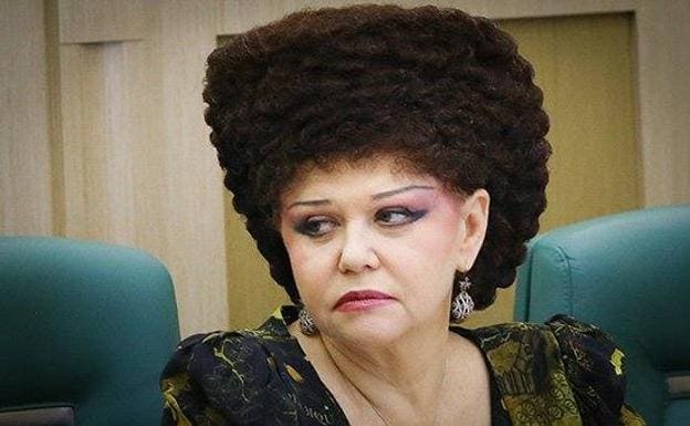Los hilarantes memes del peculiar peinado de la senadora rusa Valentina Petrenko