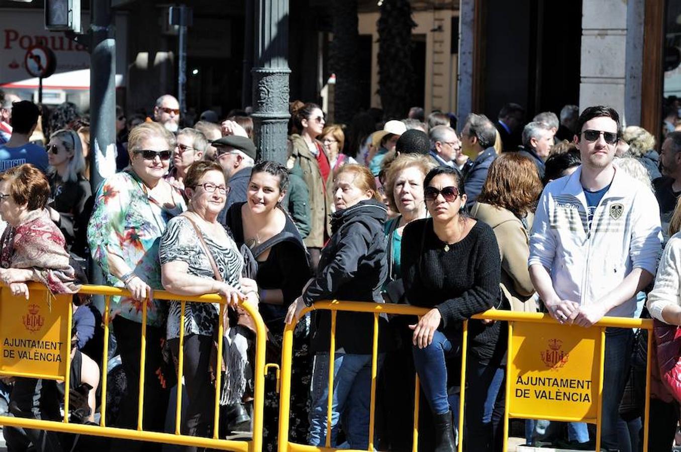 Fotos: Búscate en las mascletà del 7 de marzo