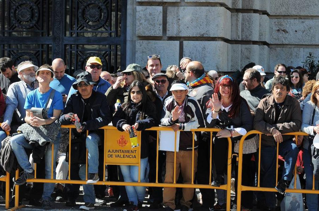Fotos: Búscate en las mascletà del 7 de marzo
