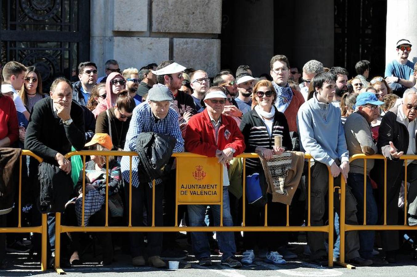 Fotos: Búscate en las mascletà del 7 de marzo