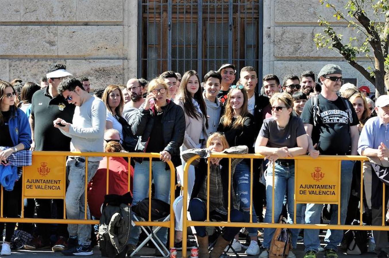 Fotos: Búscate en las mascletà del 7 de marzo