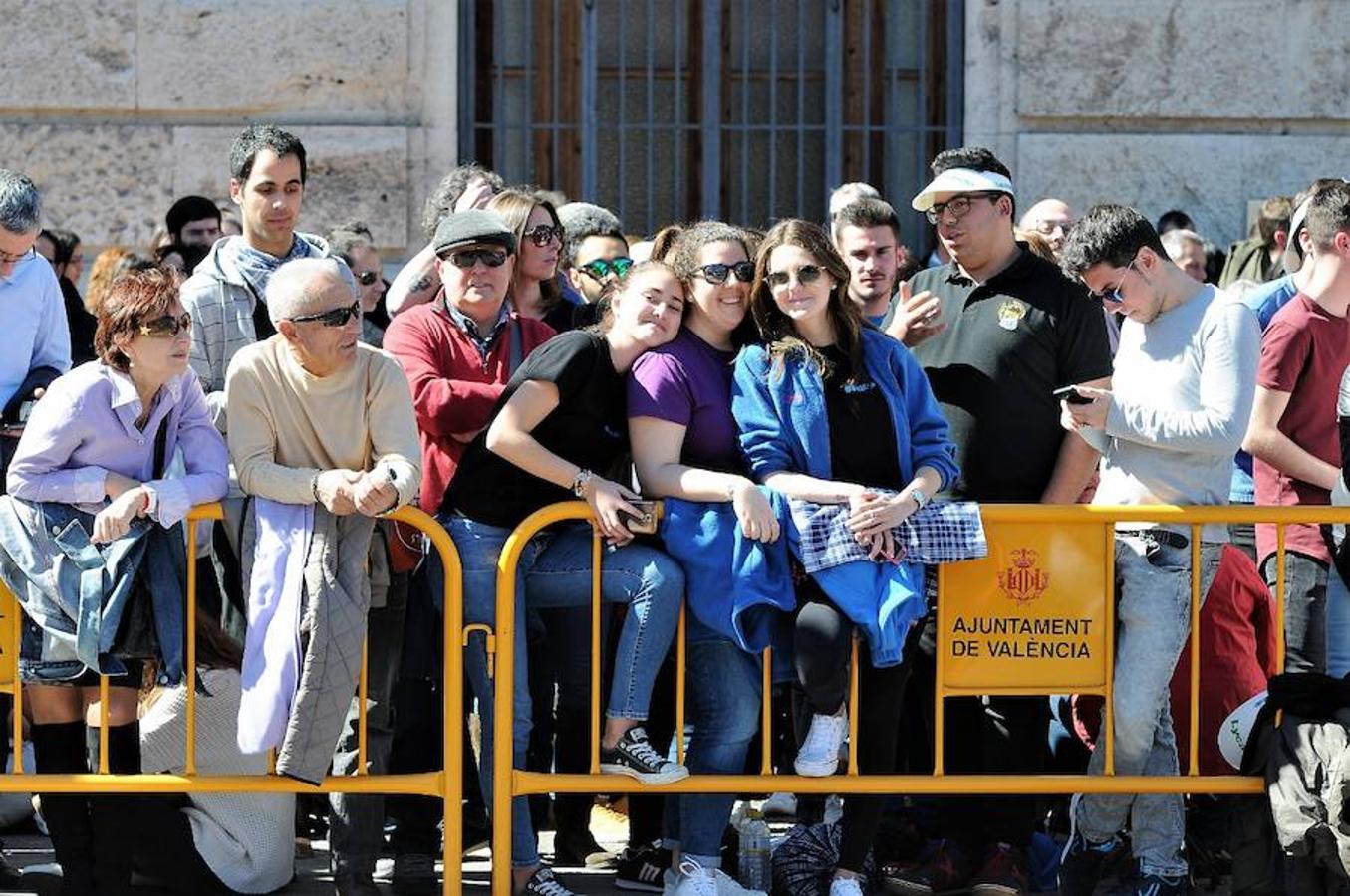 Fotos: Búscate en las mascletà del 7 de marzo
