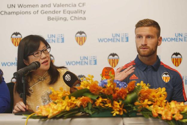 Layhoon y Mustafi, en un acto del Valencia y UnWomen. 