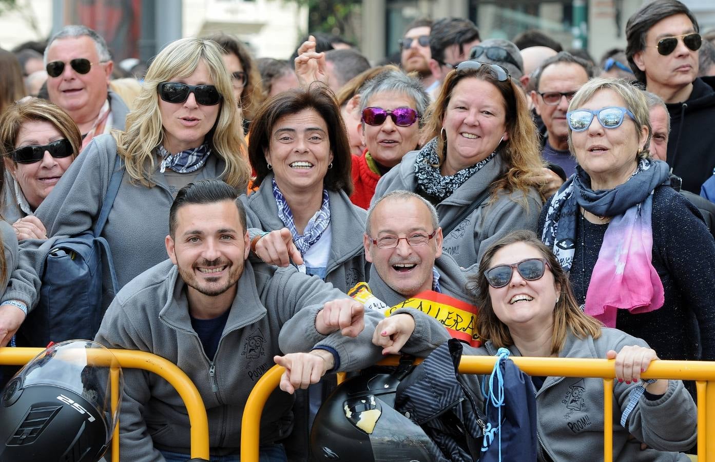 La pirotécnia granadina Alpujarreña ha disparado la mascletà del 9 de marzo de las Fallas 2018. Su novedoso 'martillo de Thor' ha atronado la plaza del Ayuntamiento.