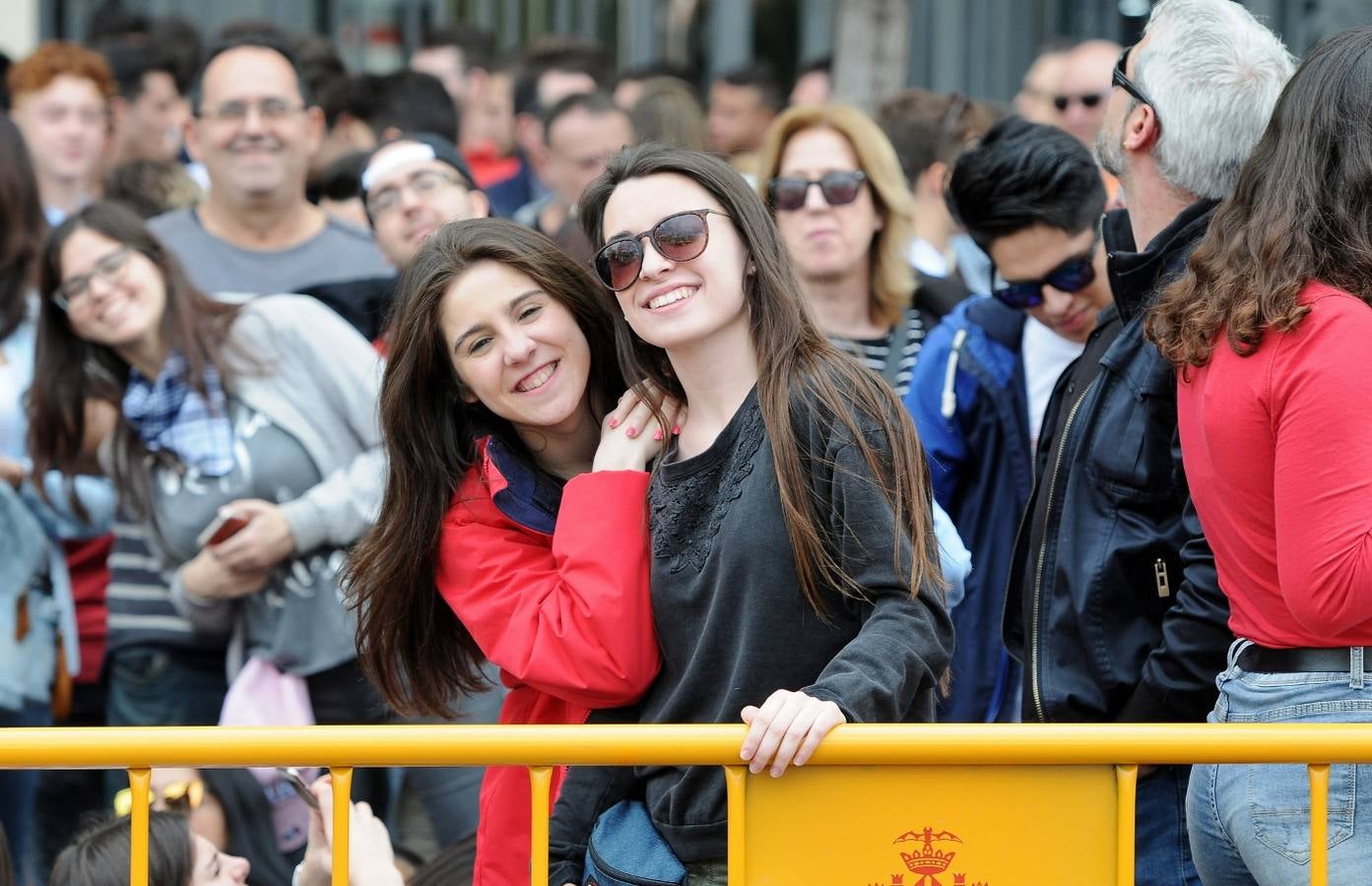 La pirotécnia granadina Alpujarreña ha disparado la mascletà del 9 de marzo de las Fallas 2018. Su novedoso 'martillo de Thor' ha atronado la plaza del Ayuntamiento.