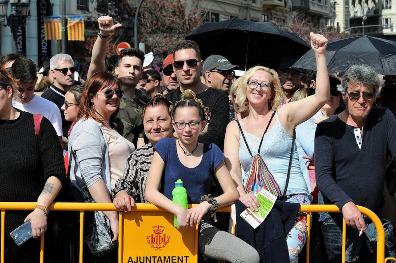 Fotos: Búscate en las mascletà de este sábado 10 de marzo