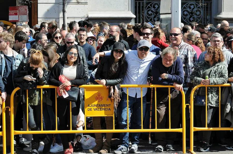 Fotos: Búscate en la mascletà del 11 de marzo