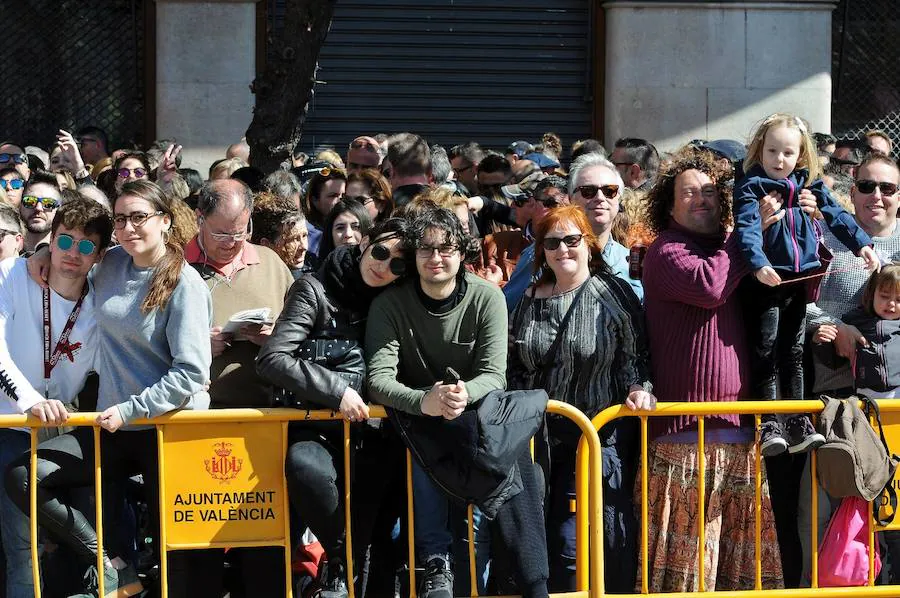 Fotos: Búscate en la mascletà del 11 de marzo