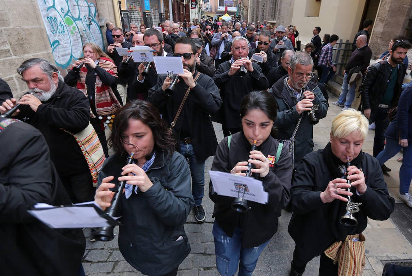 Fotos: Fotos de la concentración de dolçainers y tabaleters en homenaje a Joan Blasco