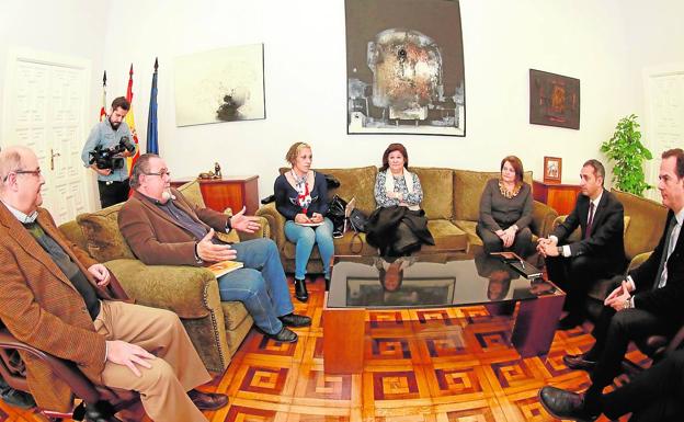 César Sánchez, en una reunión. 