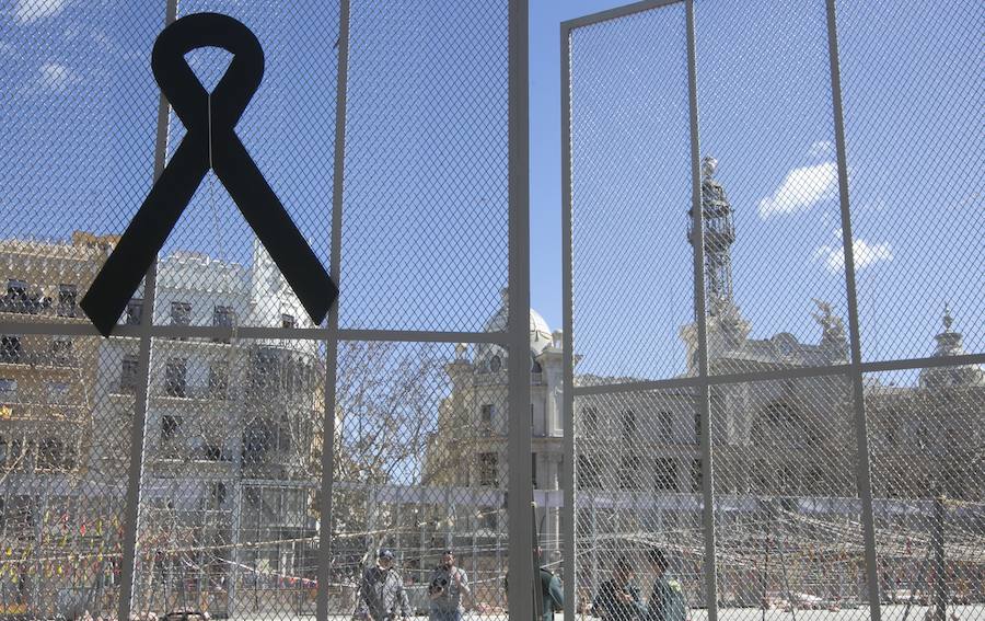 La mascletà de hoy ha rendido homenaje al operario fallecido en las instalaciones de Ricasa.