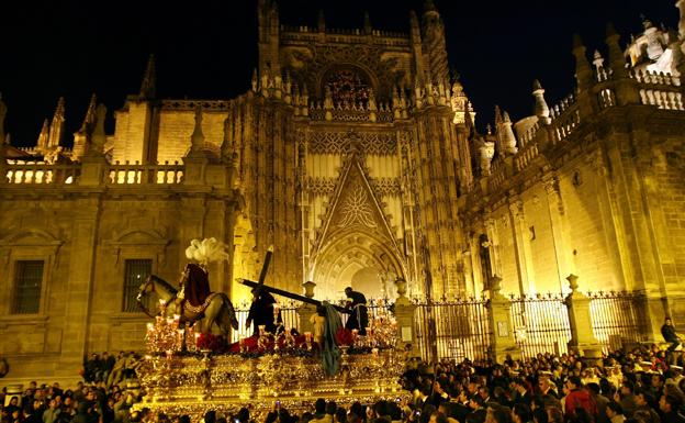 Martes Santo en Sevilla: horario y recorrido de las procesiones de Semana Santa