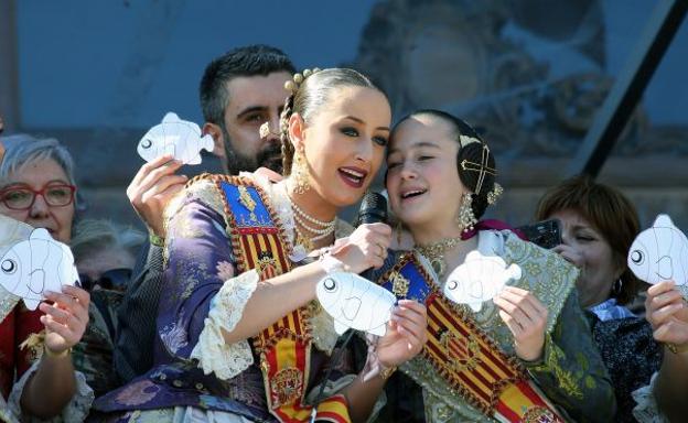 Mascletà en las Fallas de Valencia de la pirotecnia Crespo de Alzira.