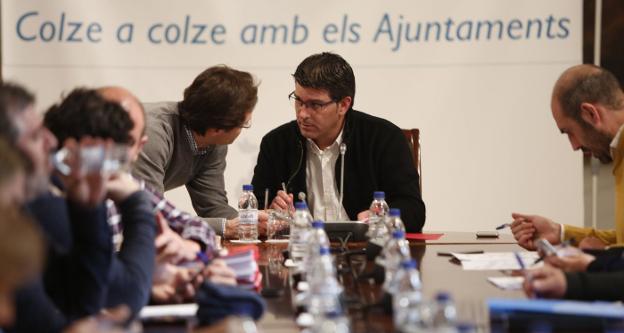 Rodríguez, presidiendo un consejo de administración de Divalterra. 