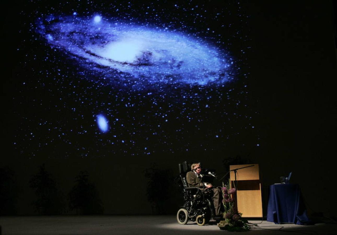 El físico británico y una de las mentes más brillantes de la ciencia moderna, ha fallecido a los 76 años en su domicilio en la ciudad de Cambridge. 