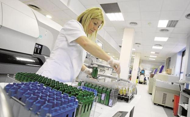 Médicos y enfermeros valencianos denuncian la périda de 8.000 puestos en un lustro