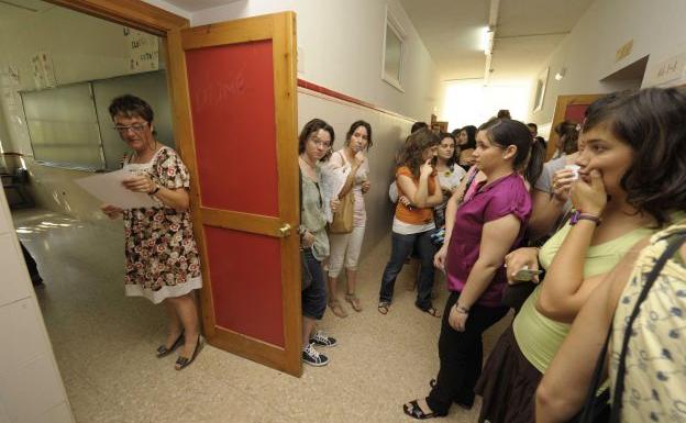 Las mayores oposiciones para profesores llegan con el valenciano como mérito principal