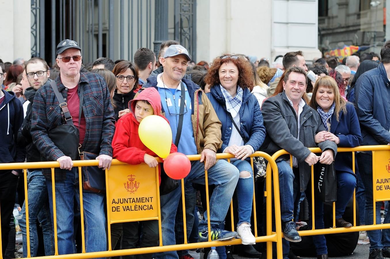 Fotos: Búscate en la mascletà del 15 de marzo de Ricardo Caballer (Ricasa)