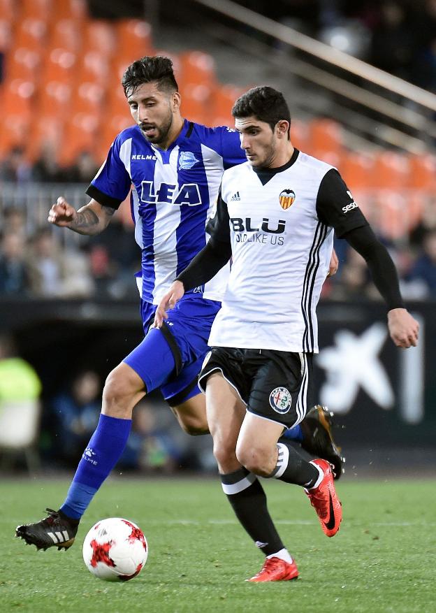 Maripan y Guedes, en el Valencia-Alavés de Copa del Rey. 