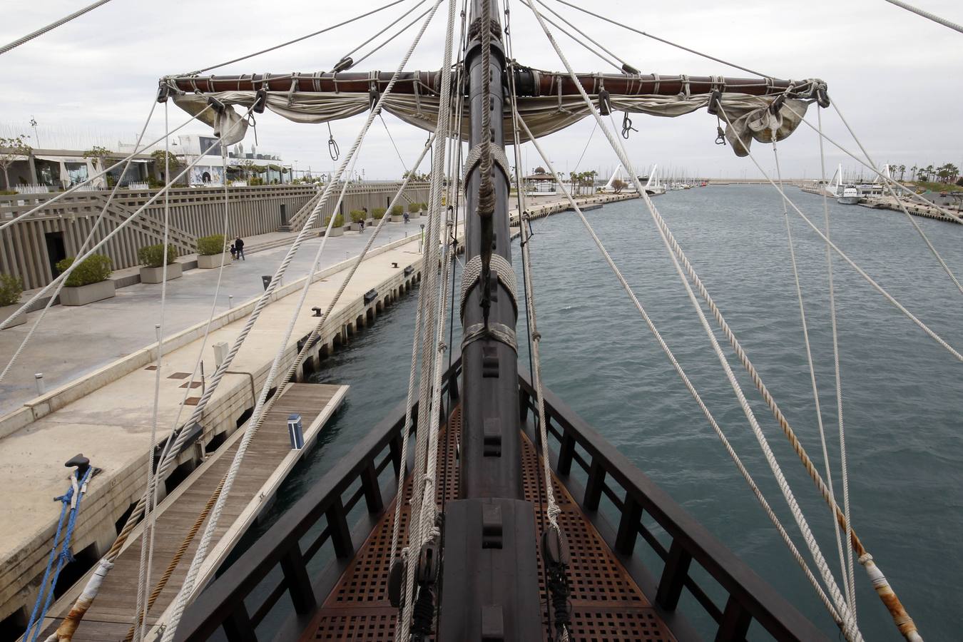 El Galeón Andalucía, atracado en el Veles e Vents-La Marina de Valencia, puede ser visitado los días 15 al 19 de marzo de 10 a 19 horas. La entrada es de seis euros por adulto y de tres para niños de entre 5 y 10 años.