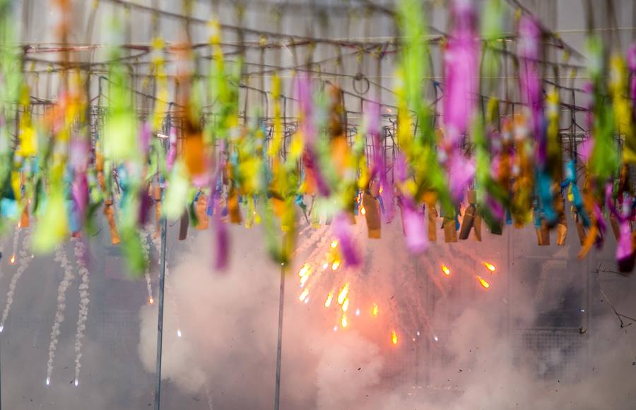 Fotos: Fotos de la impresionante mascletà de hoy, disparada por la pirotecnia Aitana