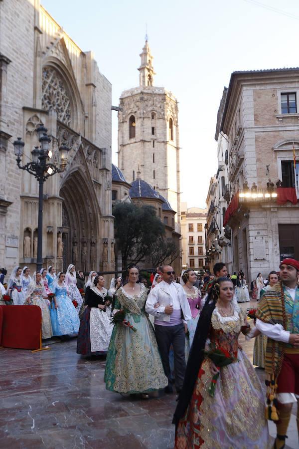 Fotos: Segundo día de la Ofrenda de flores a la Virgen de los Desamparados