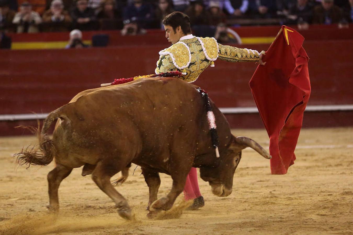 Fotos: Enrique Ponce y López Simón, salen a hombros de la plaza de Toros de Valencia en las Fallas 2018