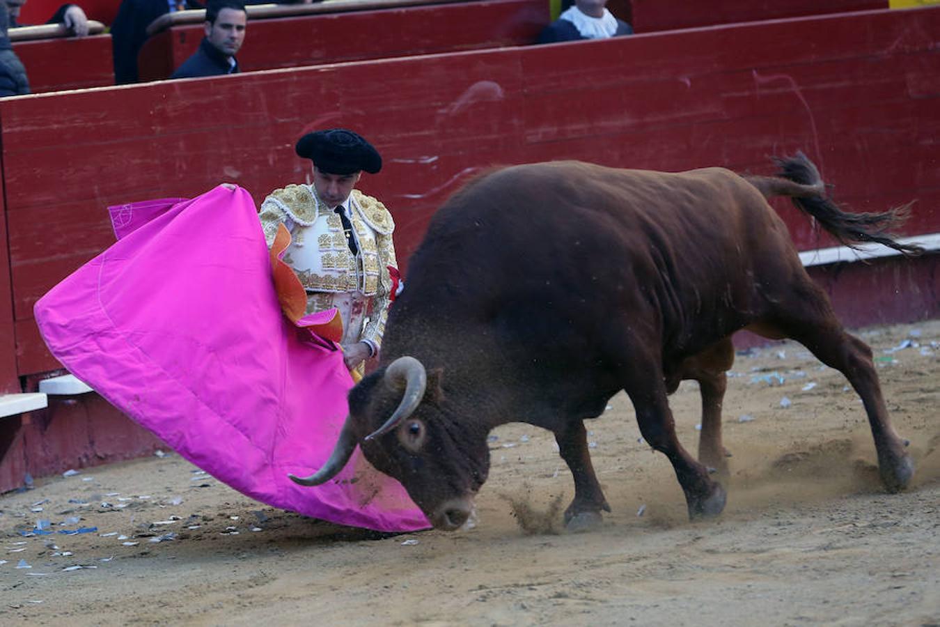 Fotos: Enrique Ponce y López Simón, salen a hombros de la plaza de Toros de Valencia en las Fallas 2018