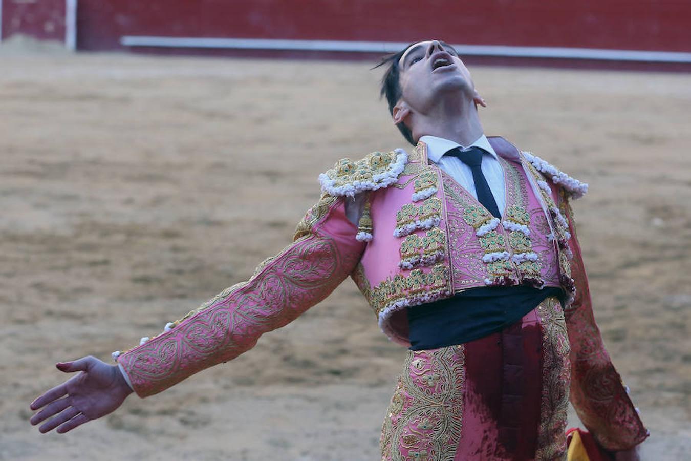 Fotos: Enrique Ponce y López Simón, salen a hombros de la plaza de Toros de Valencia en las Fallas 2018