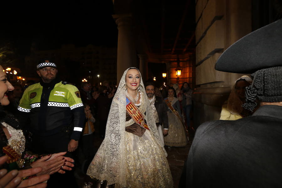 Fotos: Segundo día de la Ofrenda de flores a la Virgen de los Desamparados