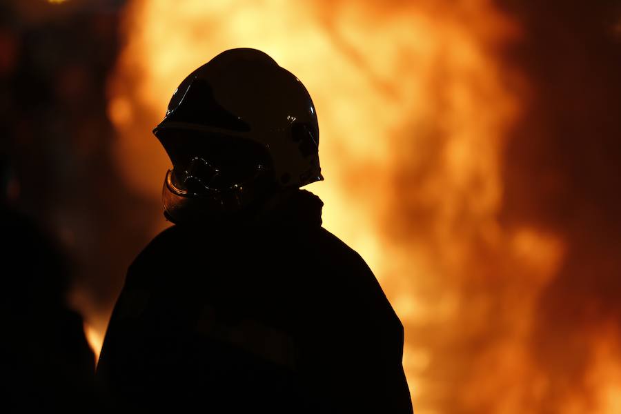 Fotos: Cremà de la falla infantil municipal de las Fallas 2018