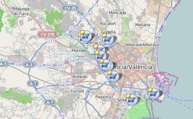 Estado del tráfico en Valencia: Dos accidentes en la V-30 y la Pista de Silla provocan atascos 