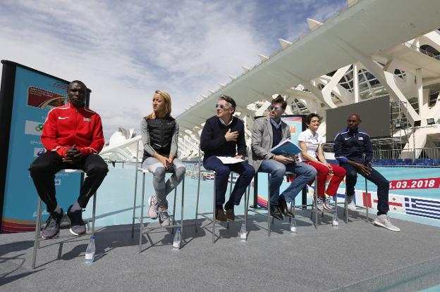 Geoffrey Kamworor, Florencia Borelli, Sebastian Coe, Raúl Chapado, Marta Esteban y Bernard Lagat. 