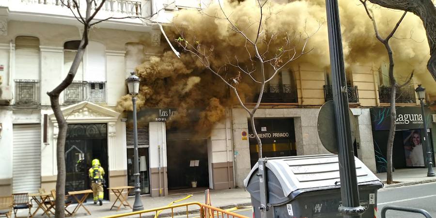 Fotos: Incendio de un restaurante en la calle Císcar de Valencia