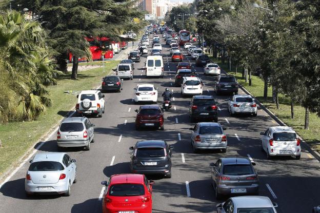 La avenida del Cid, uno de los accesos con más intensidad de tráfico de Valencia. 