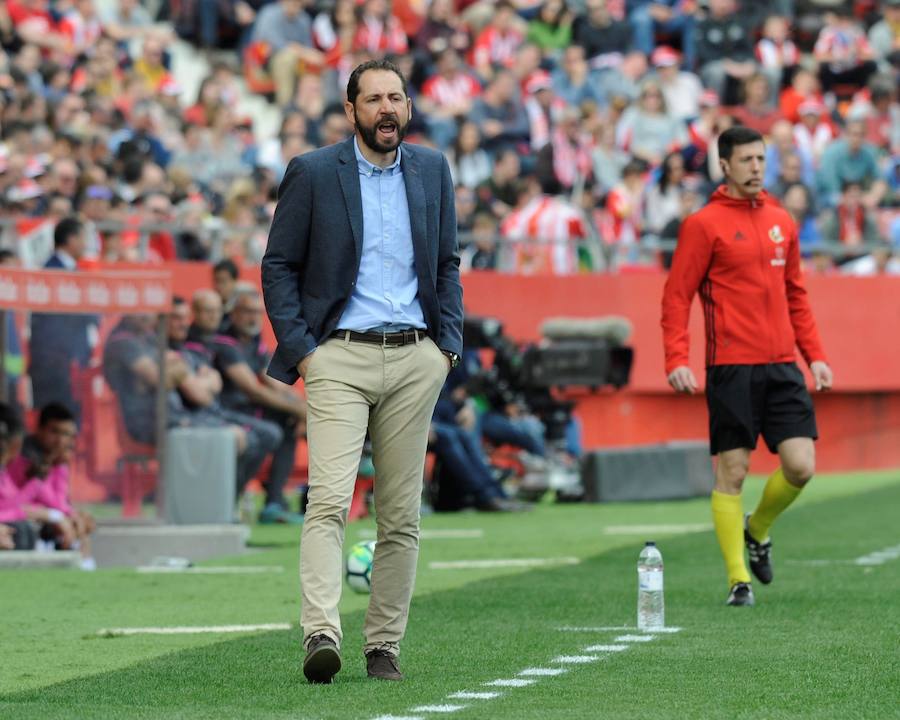 Locales y grantoas empatan a uno después de un partido reñido y con ocasiones claras para ambos equipos. Goles de Granell y Morales