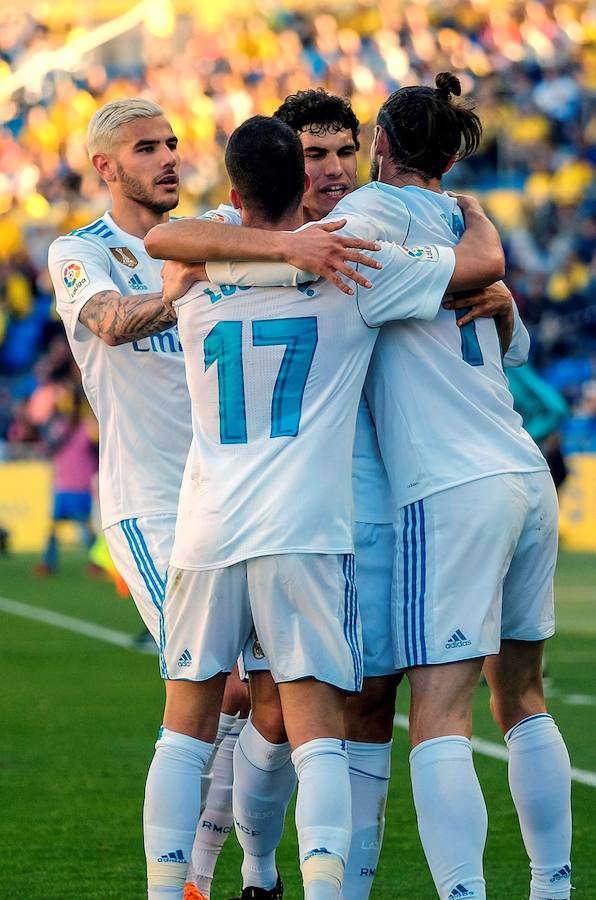 Con la mente puesta en el duelo europeo ante la Juventus y varias rotaciones, el Real Madrid superó a Las Palmas con dos tantos de Gareth Bale y uno de Karim Benzema.