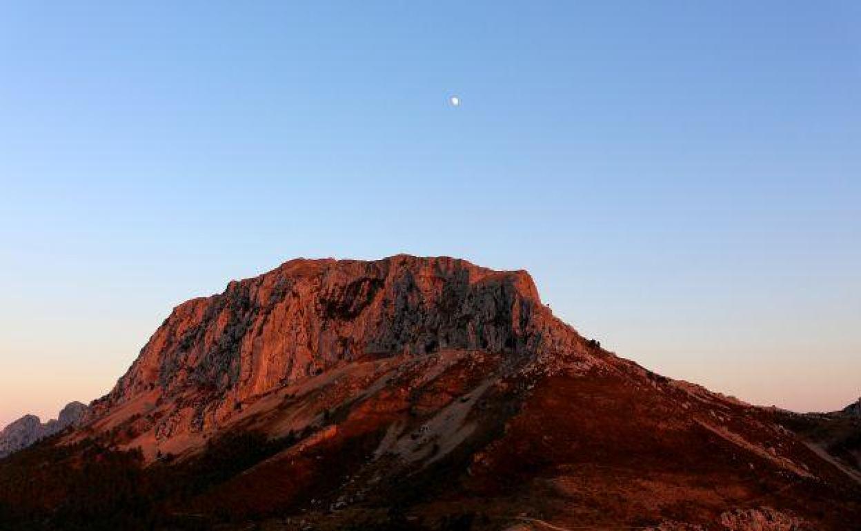 La Sierra de Bernia es un destino ideal para disfrutar de la naturaleza en la Comunitat. 