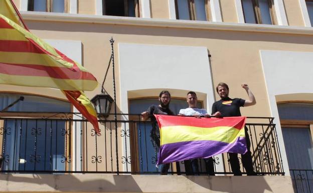 Colgado de bandera en 2016.