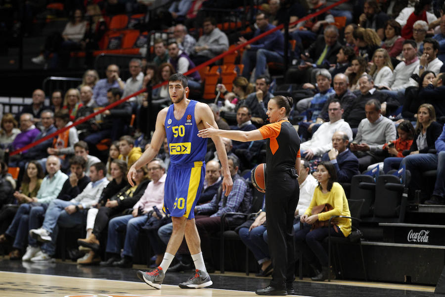 Estas son las imágenes que deja el partido de la última jornada de Euroliga, que ha terminado con victoria del conjunto taronja