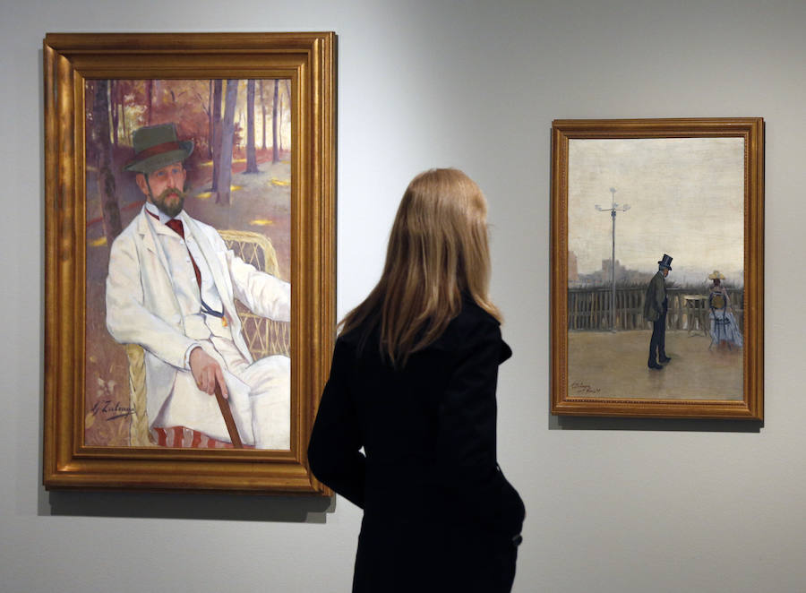 La Fundación Bancaja acoge hasta el próximo mes de agosto la muestra 'Zuloaga. Carácter y emoción', que recorre a través de más de 60 lienzos, una veintena de ellos inéditos, la trayectoria de este pintor clave de finales del siglo XIX y principios del XX, desde que con 18 años llegara a París para formarse hasta su fallecimiento en 1945, gracias a la colaboración de 29 prestadores.