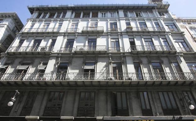 Fachada principal del edificio Laymón, construido en 1901.