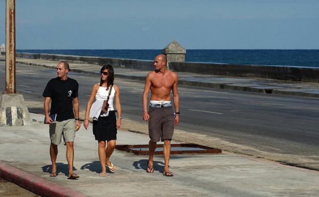 Turistas españoles en La Habana.
